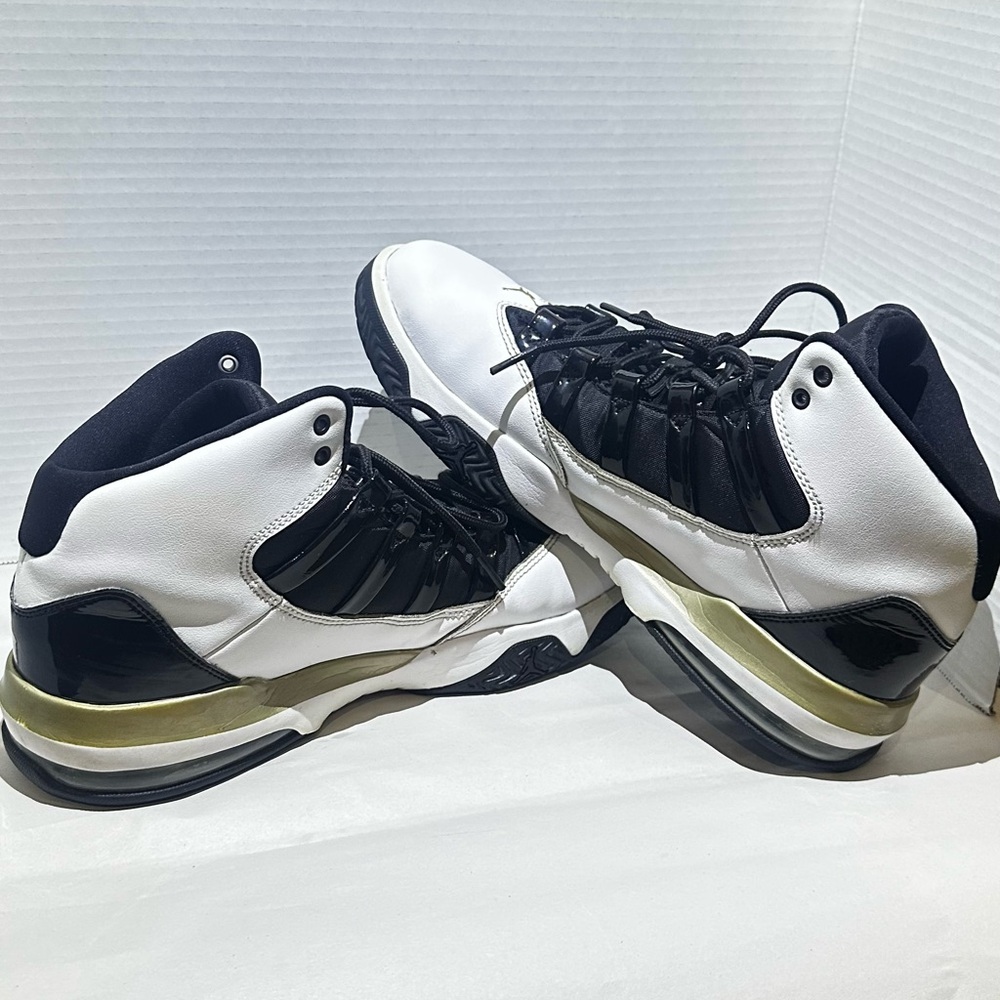 Jordan Max Aura White Metallic Gold Black Size 10 Sneakers Shoes Lace-Up - Picture 8 of 12